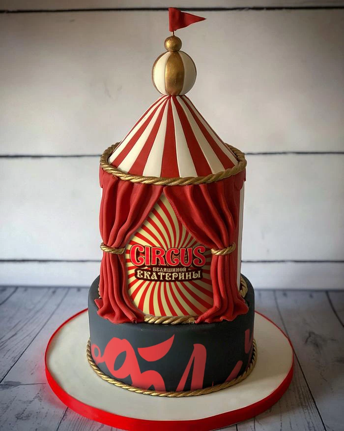 Carousel-shaped Coca-Cola photobooth structure